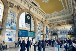 Excursão particular a pé no Porto, incluindo ingresso para a Livraria Lello