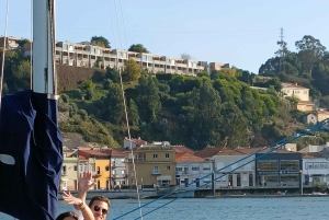 Romantic Tour on a Luxury Sailboat with Vintage Transfer 4H