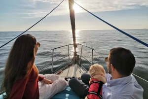 Romantic Tour on a Luxury Sailboat with Vintage Transfer 4H