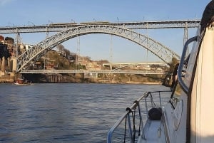 Porto: Bootsfahrt bei Sonnenuntergang oder tagsüber mit Begrüßungsgetränk