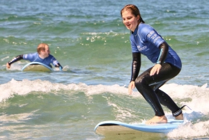 Porto: lezioni di surf con trasferimento alla Porto Surf School