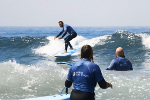 Porto: lezioni di surf con trasferimento alla Porto Surf School