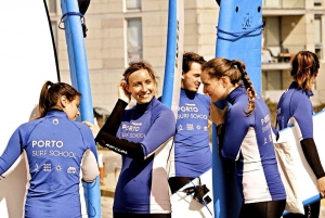 Porto: lezioni di surf con trasferimento alla Porto Surf School