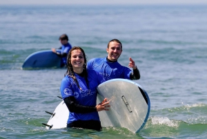 Porto: lezioni di surf con trasferimento alla Porto Surf School