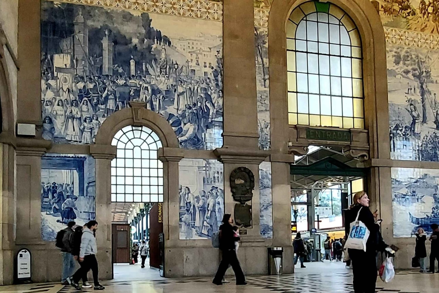 Porton historia kaakettien takana