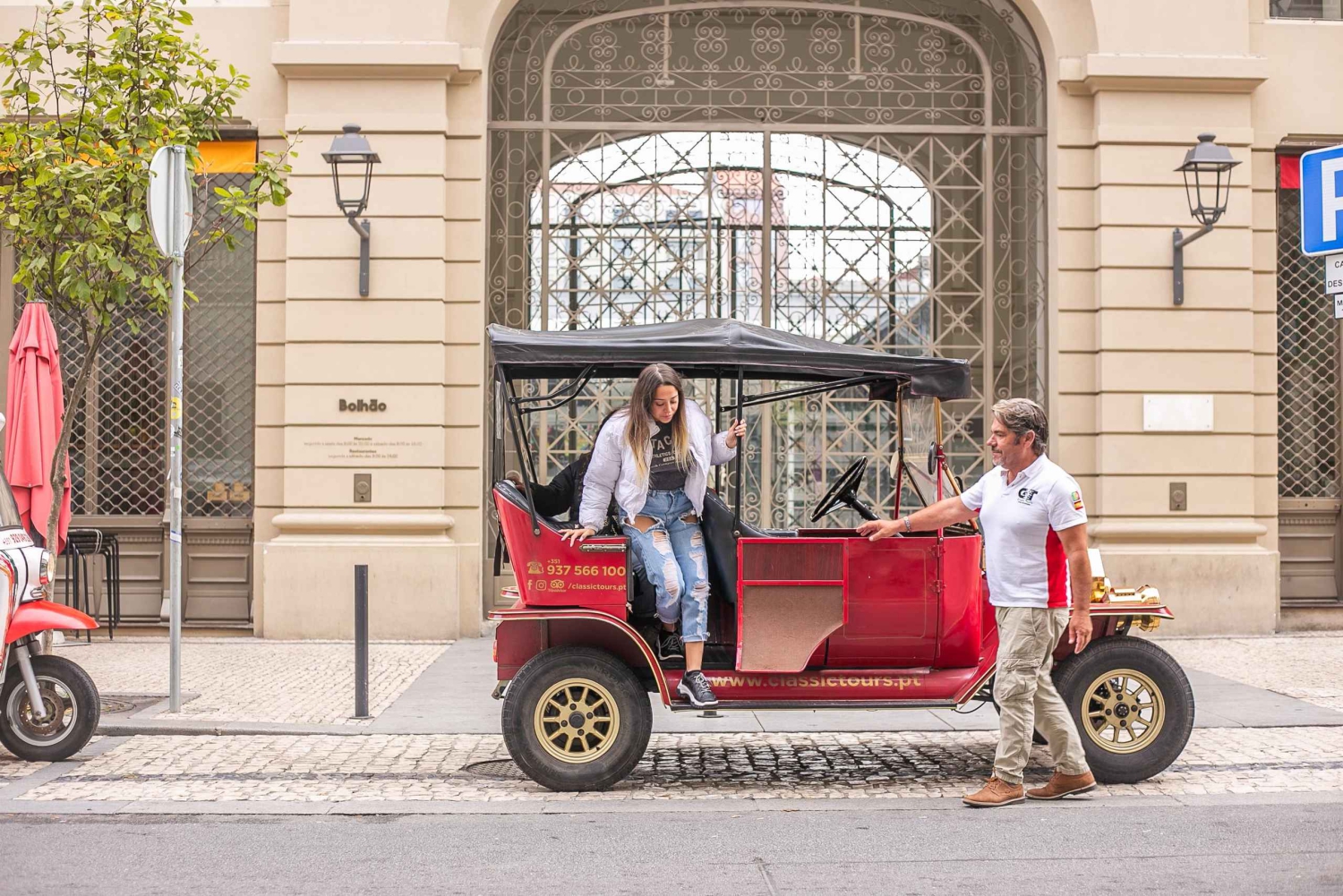 Visita Oporto: Coche Clásico + Brindis con Vino de Oporto