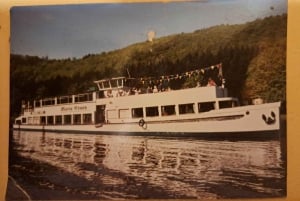 1 hour boat cruise with fragrant coffee and homemade strudel