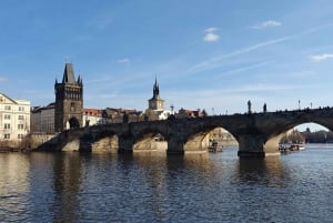 Prague: 2-Hour Historic Boat Cruise with Delicious Lunch