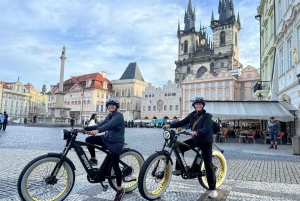 Praga Viewpoints & Historical Ebike Tour