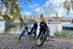 Praga Viewpoints & Historical Ebike Tour