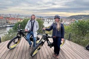 Praga Viewpoints & Historical Ebike Tour