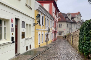 Complete Prague Castle Tour in Spanish. Entrance Fees Included