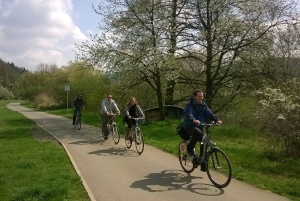 Wiejska wycieczka rowerowa z Pragi do zamku Karlstejn