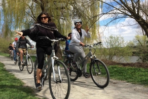 プラハからカルルシュタイン城までの田舎の自転車ツアー