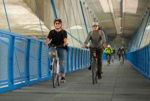 プラハからカルルシュタイン城までの田舎の自転車ツアー