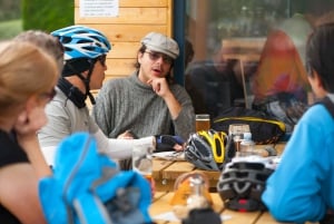 Tour de campagne en vélo électrique jusqu'au château de Karlstejn