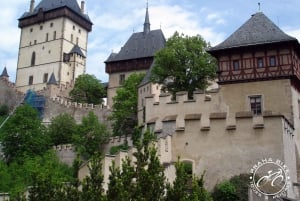 Tour de campagne en vélo électrique jusqu'au château de Karlstejn