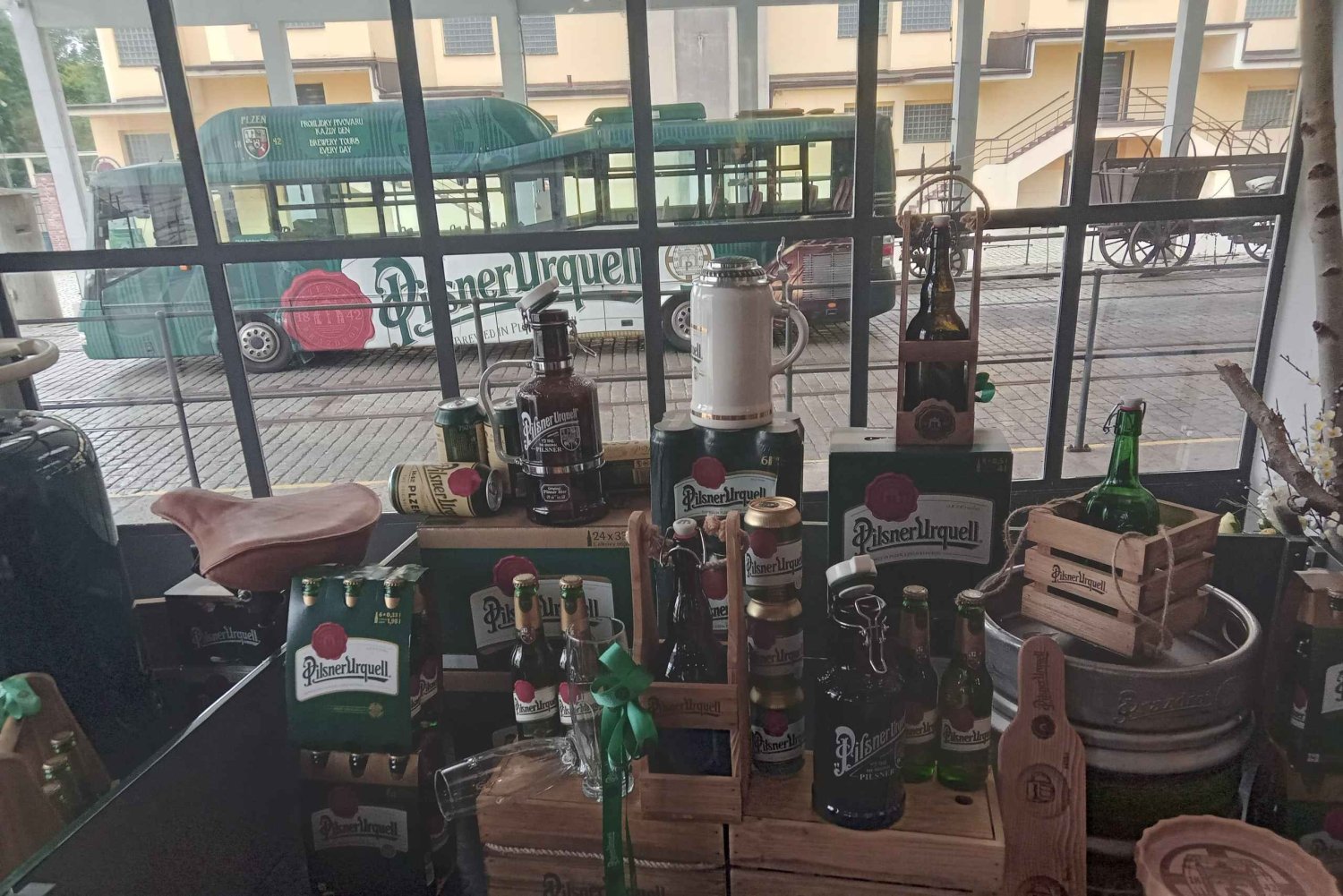 Day trip to Pilsner Urquell brewery and Bohemian glassworks