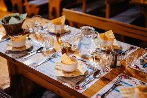 Praag: Diner met Volksvoorstelling en Open Bar