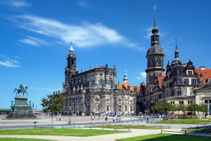 Dresden: Old Town Scavenger Hunt for Children