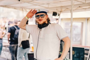 Fiesta en barco Drunken Monkey Praga: barra libre, DJ y la mejor discoteca