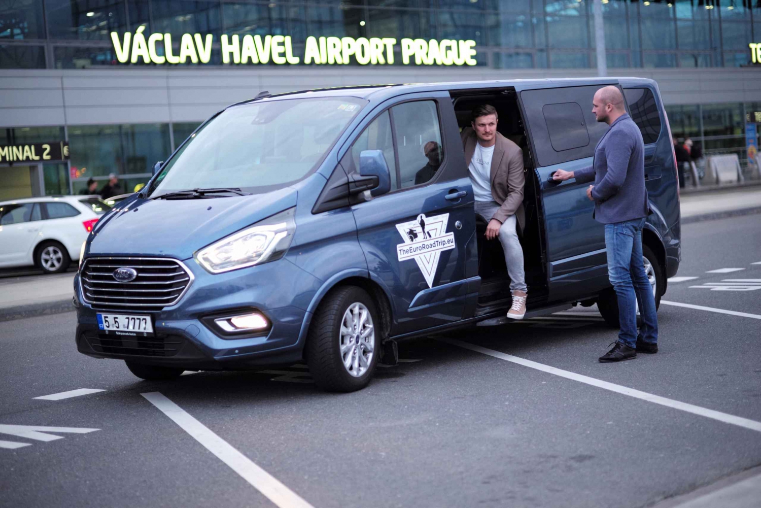 From Prague Airport: One-Way Private Transfer to Prague