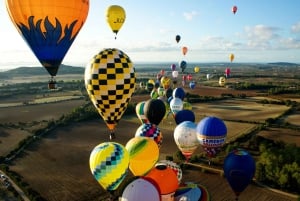 From Prague: Hot Air Balloon Ride with Champagne and Snacks