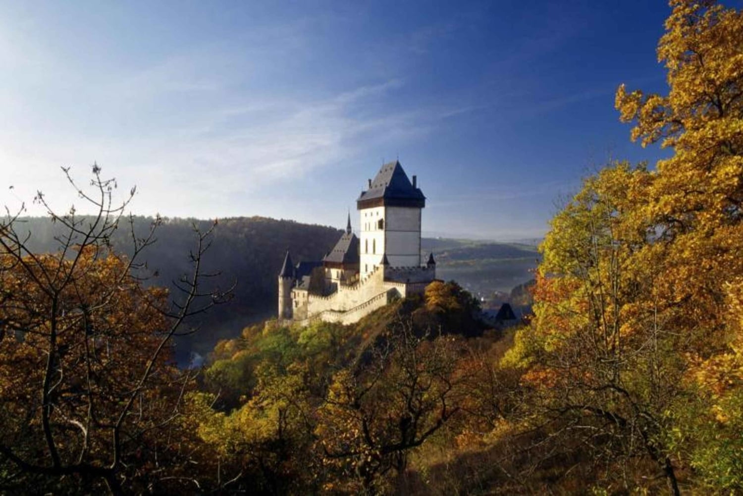 Von Prag: Schloss Karlstein Ticket ohne Anstehen und Tour
