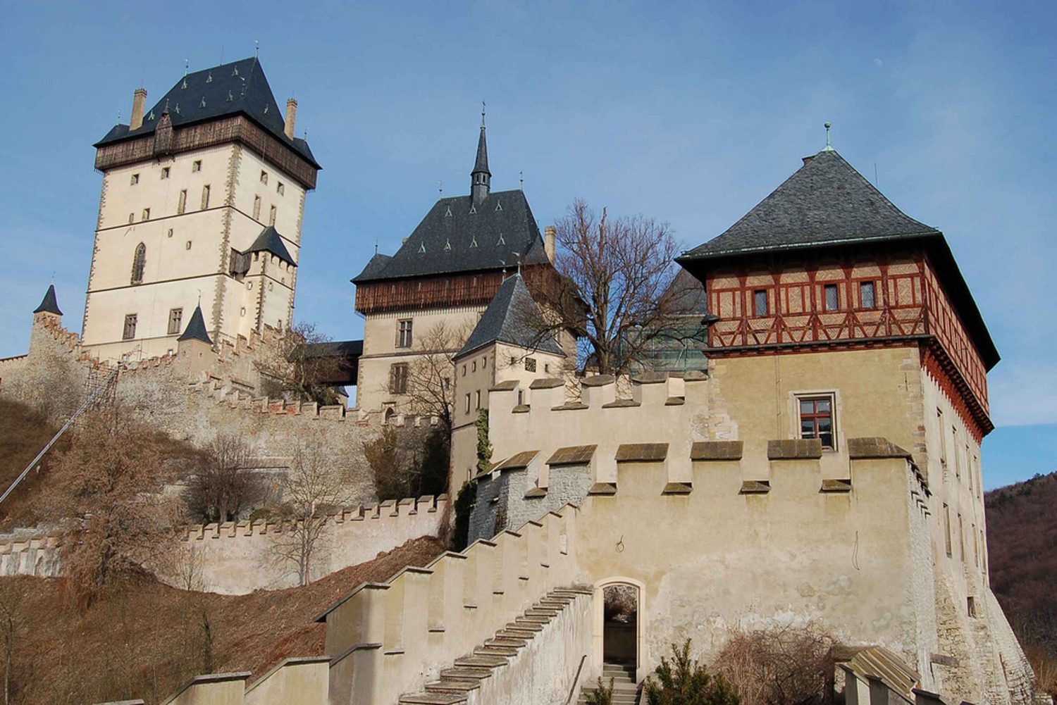 Von Prag: Schloss Karlstein Ticket ohne Anstehen und Tour
