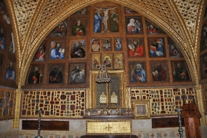 Von Prag: Schloss Karlstein Ticket ohne Anstehen und Tour