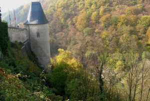 Von Prag: Schloss Karlstein Ticket ohne Anstehen und Tour