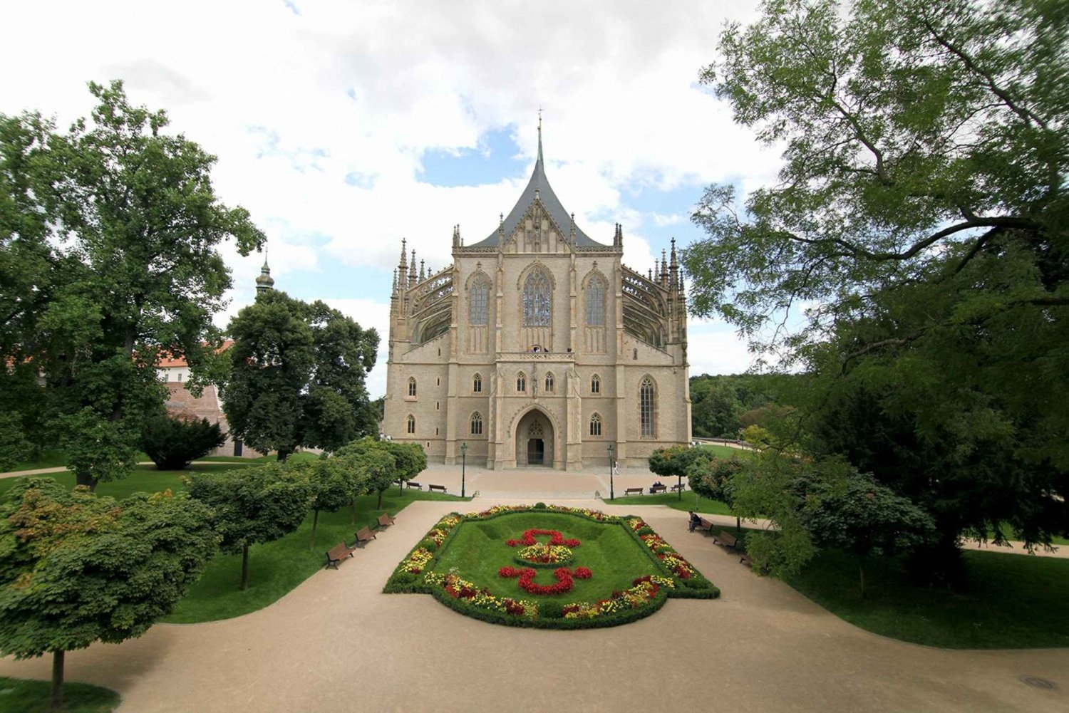 From Prague: Kutna Hora and Bone Chapel Tour