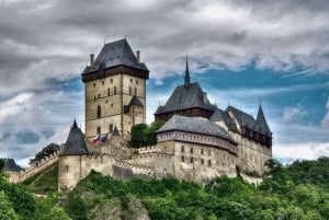 Vanuit Praag: Kleine groep Koneprusy Grotten & Kasteel Karlstejn