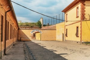 Depuis Prague : Visite guidée du camp de concentration de Terezin avec audioguide