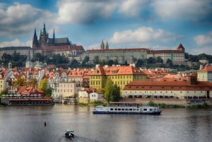 Vienna: Prague Full-Day Guided Tour