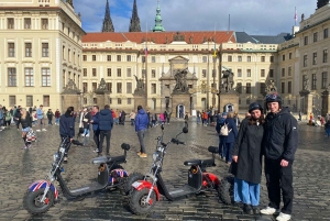 Wielka wycieczka po mieście na elektrycznym trójkołowcu w Pradze - przewodnik na żywo