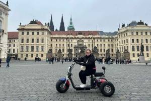 Wielka wycieczka po mieście na elektrycznym trójkołowcu w Pradze - przewodnik na żywo