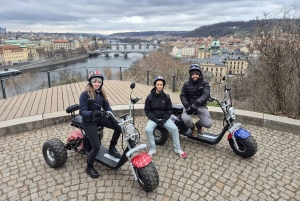 Wielka wycieczka po mieście na elektrycznym trójkołowcu w Pradze - przewodnik na żywo