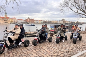 Wielka wycieczka po mieście na elektrycznym trójkołowcu w Pradze - przewodnik na żywo