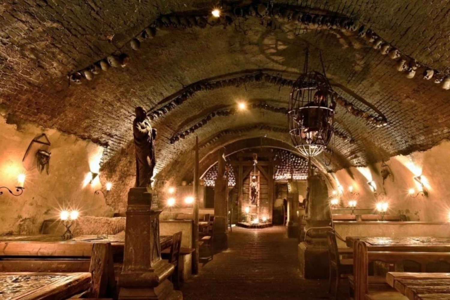 Middelalderforestilling og middag, slot og bryggeritur, afhentning på hotel