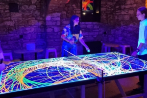 Ping pong o shuffleboard per un massimo di 6 giocatori.