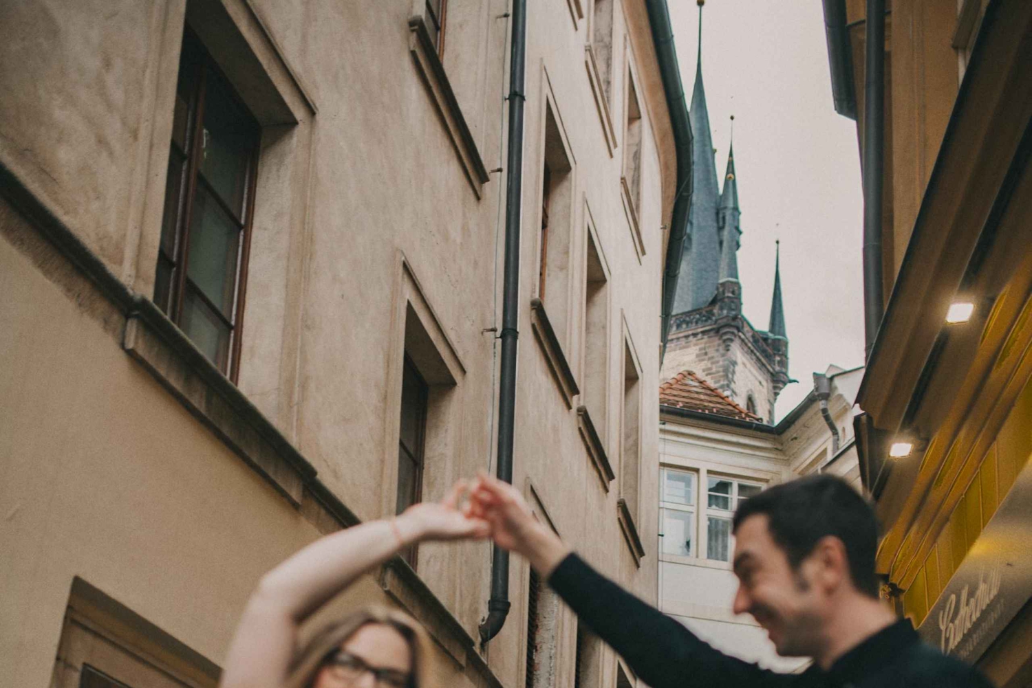 Photo Session in Prague:Shots with Iconic Landmarks