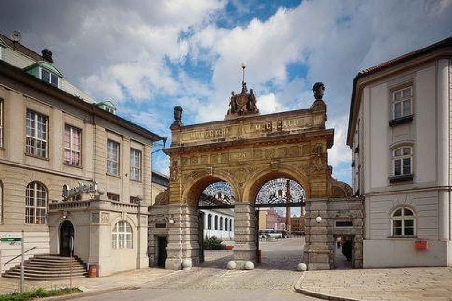 Pilsner Brewery & Nizbor Glass Factory Combination Tour