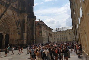 Prague: 1-Hour Castle Tour With Fast-GET Admission Ticket