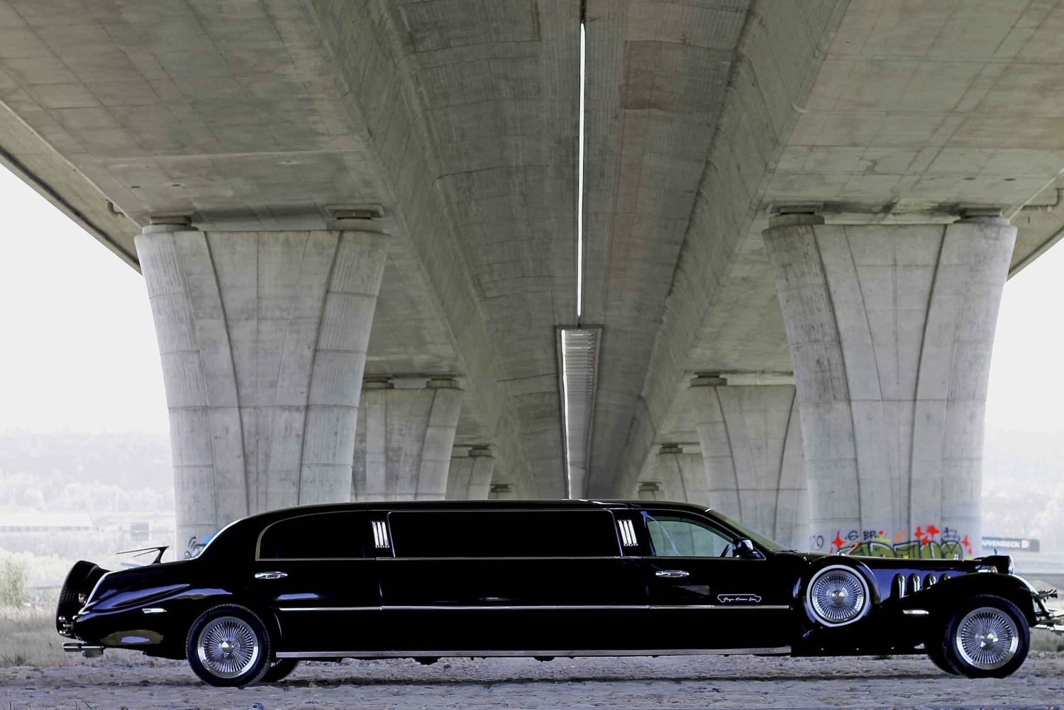 Praga: Aluguer de Limusina Vintage por 1 hora