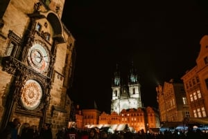 Prague: 2-3h Magical Christmas Markets Tour with Inclusions