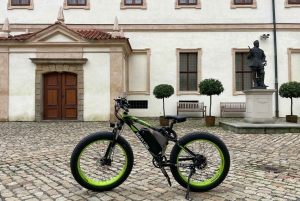 Prague: Electric Scooter & Cruiser Fat eBike Rental