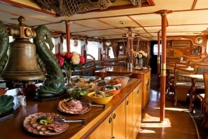 Prague: 2-Hour Lunch Cruise on the Vltava River