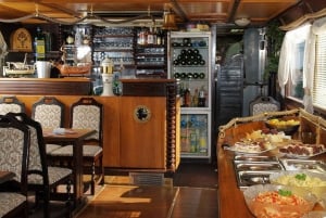 Prague: 2-Hour Lunch Cruise on the Vltava River