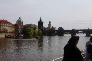 Prague: 2-Hour Lunch Cruise on the Vltava River